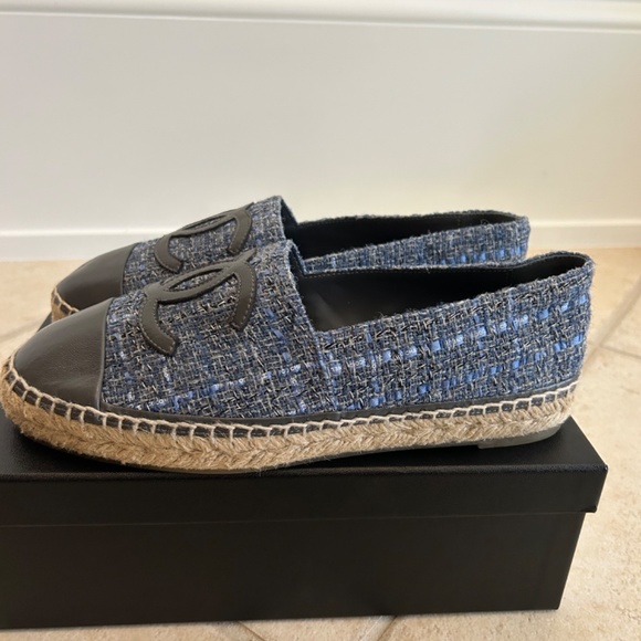 CHANEL Tweed Espadrilles - Picture 2 of 8